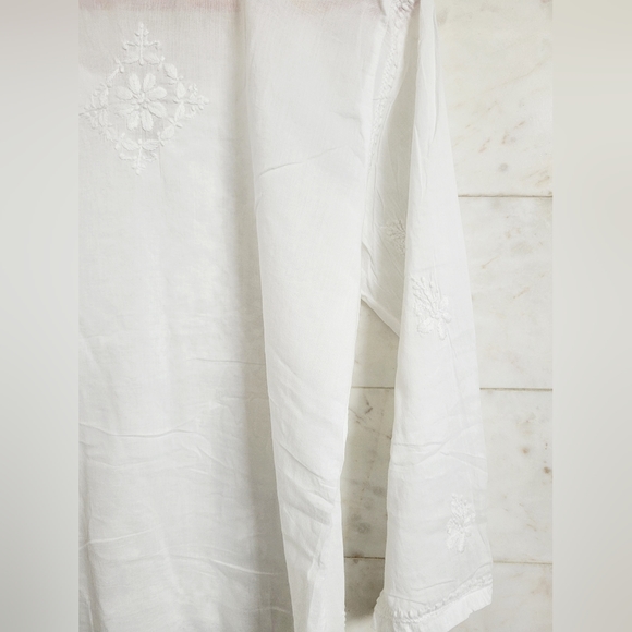 🌷Lucknowi Chikankari Short Kurti🌷 - Picture 9 of 9